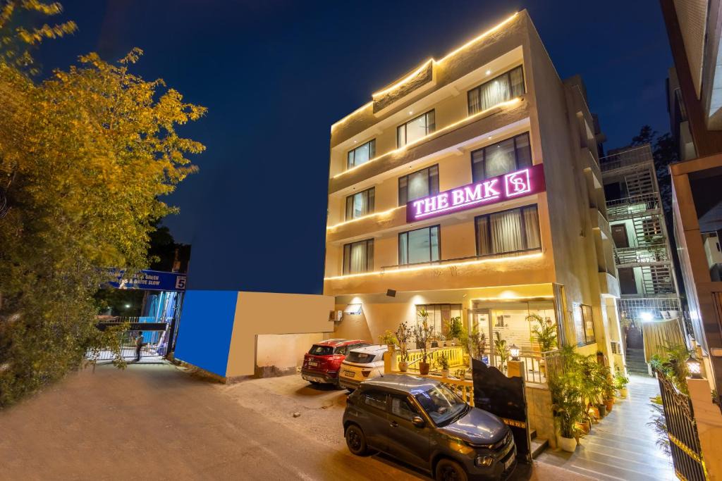 Greater Kailash Enclave I Hotel | Foxoso The BMK Hotel
