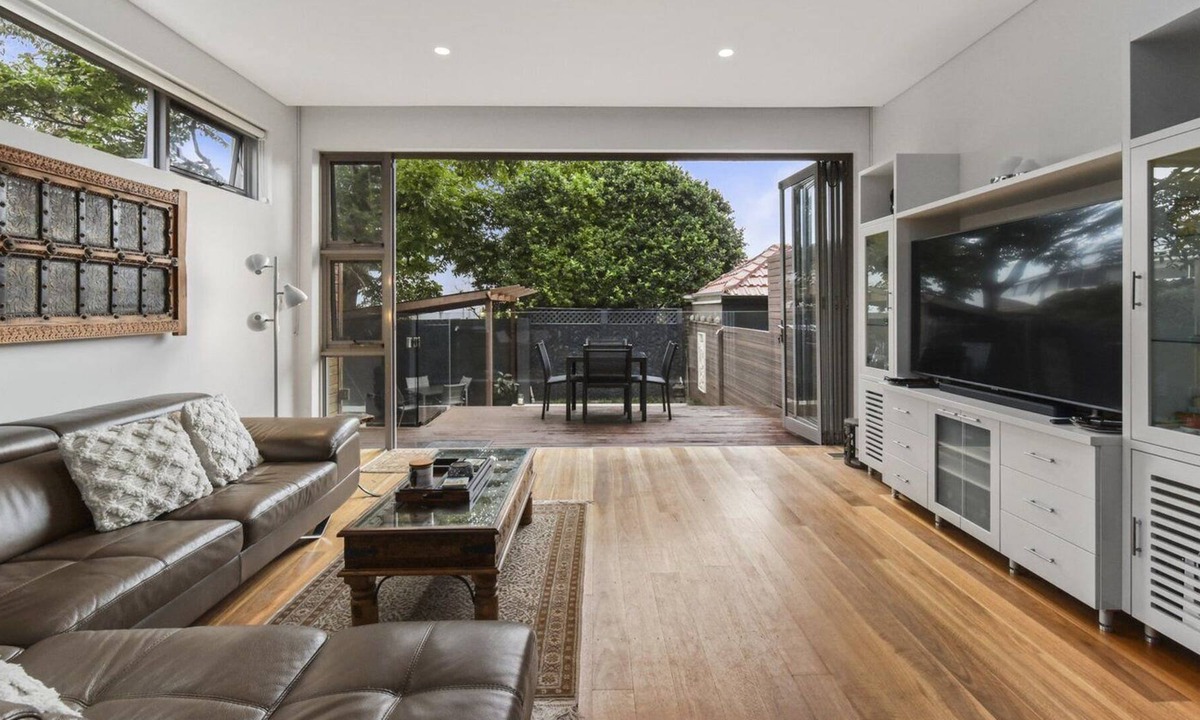 North Bondi House | Frederick Beach House - 3 bedrooms, Pool, AC, Parking