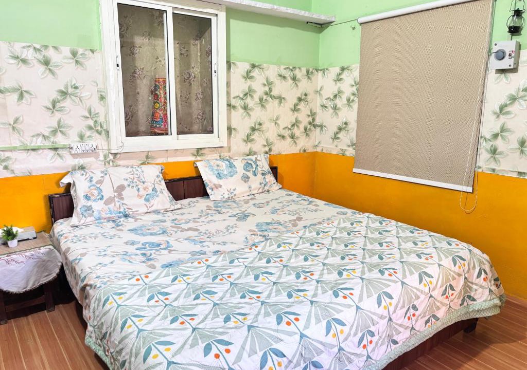 Mathura House | Front Of Janambhumi Temple DIVINE STAY - Sleeps 2-6 in a Private 2 Room Homestay