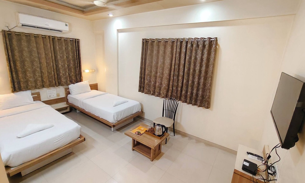Rajgurunagar Hotel | Gandharva Inn