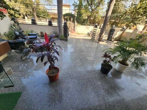 Vrindavan Hotel | Girivar dham
