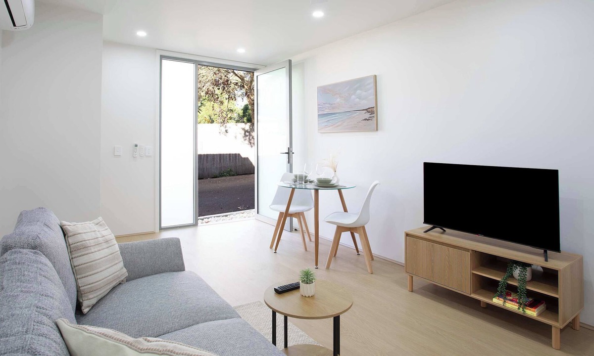 Glebe Apartment | Glebe 1BR Loft Near CBD | Cafés, Markets & WFH