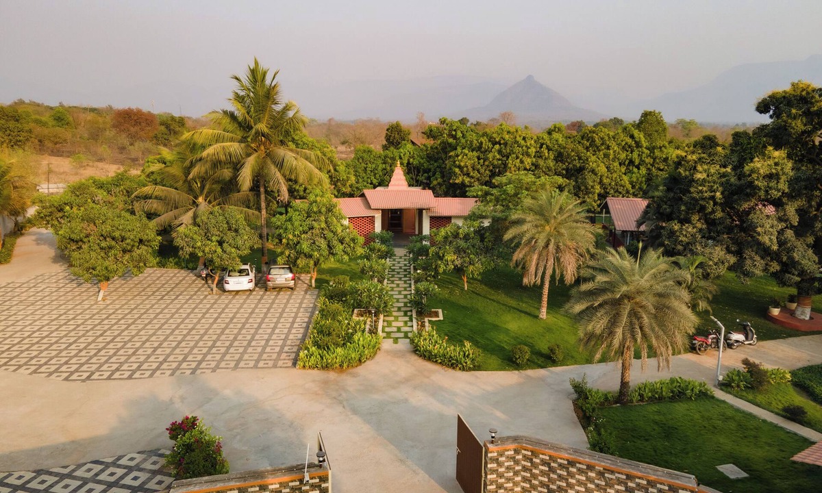 Amarnath Hotel | Glory of MJ, Family Resort in Nature, Panvel