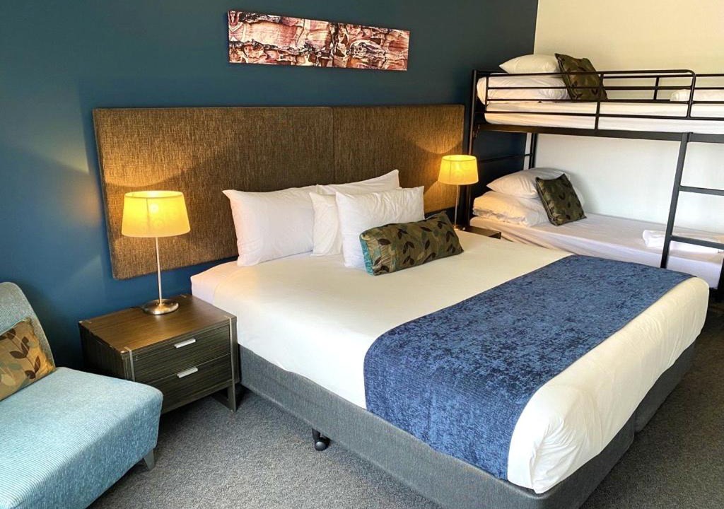 Queanbeyan East Hotel | Golden Age Motor Inn