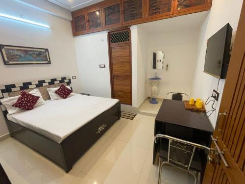 Ayodhya House | Govind Atithi grah