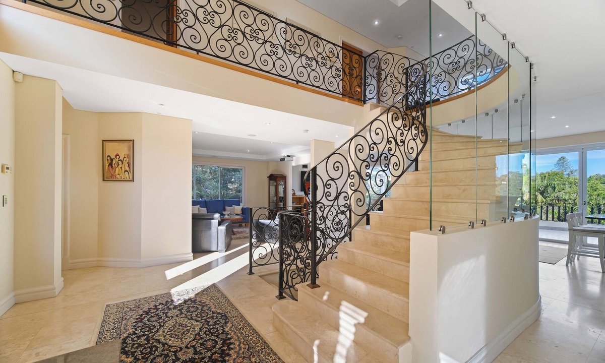 Seaforth House | Grand Apartment by the Harbor on Sydney's Northern Beaches