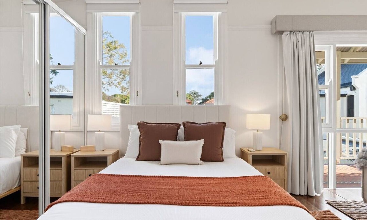 Glebe Apartment | Grand Victorian Stay in the Heart of Glebe