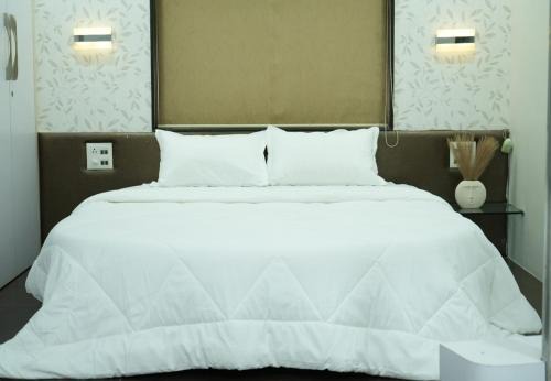 Nashik Apartment | Grandpa's House - Authentic Old-Style Family Stay