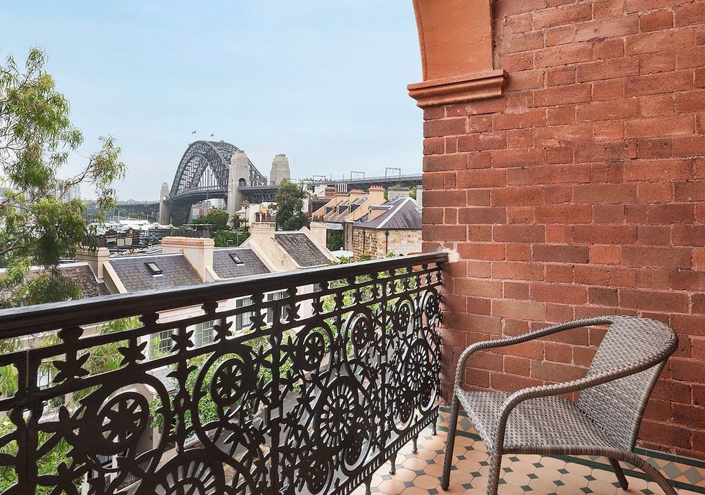Millers Point Apartment | Harbour View on Windmill St, Apt. 7