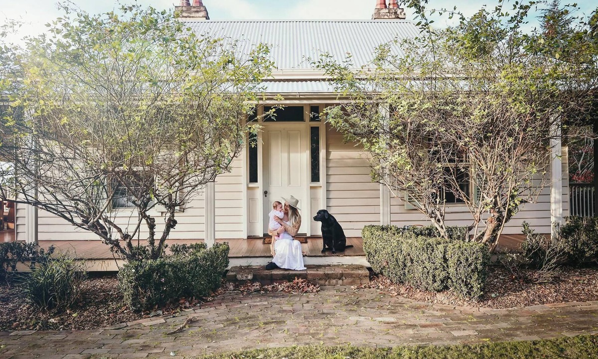 Grose Vale House | Heritage Farmhouse With Fireplace and Pool