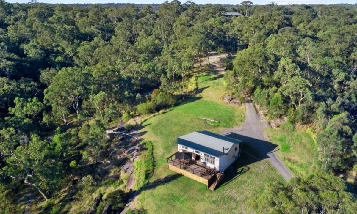 Cattai Cottage | Hide away and Nestle amongst the trees
