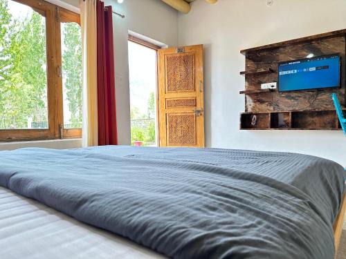 Hunder House | Hill view residential