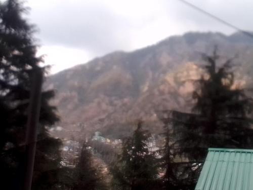 Dharamshala Bed & Breakfast | Himalayan Mountain Triund Hill Trekkers and Waterfalls View Hostel