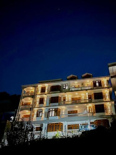 Rampur House | Himnest