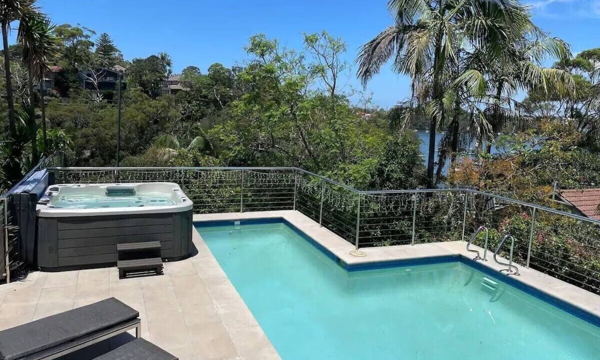 Northwood House | Holiday in this beautiful harbourside retreat.
