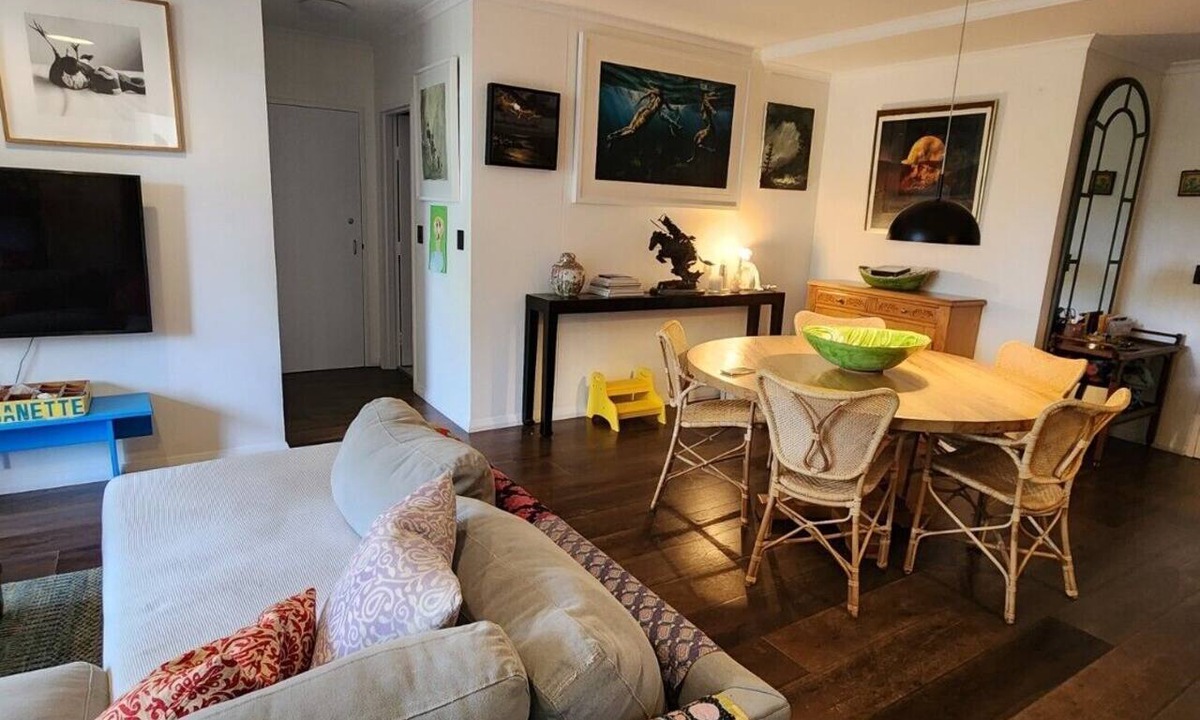 Redfern Apartment | Homely Apartment In Sought After Building