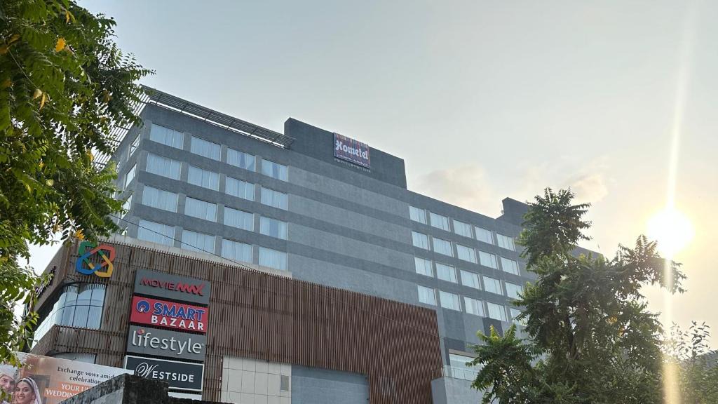 Alambagh Hotel | Hometel Lucknow - A Sarovar Hotel