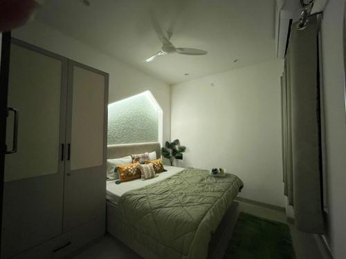 Indore Bed & Breakfast | Homly stays, premium 1BHK in the center of the city