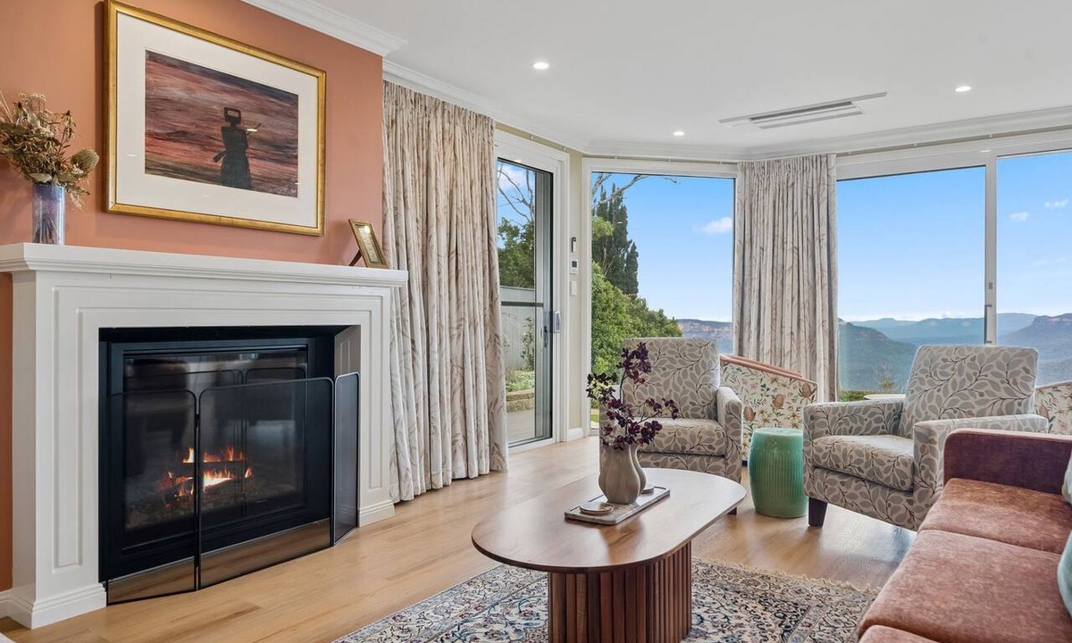 Leura House | Honeysett - breathtaking escarpment views