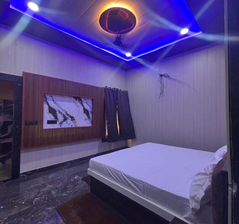 Mathura Hotel | Hotel Ajeet palace inn