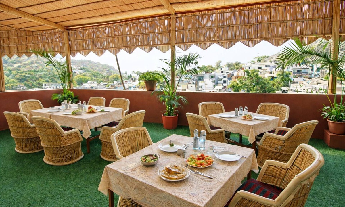 Mount Abu Hotel | HOTEL ASHOKA (Nakki lake - 450 metres)