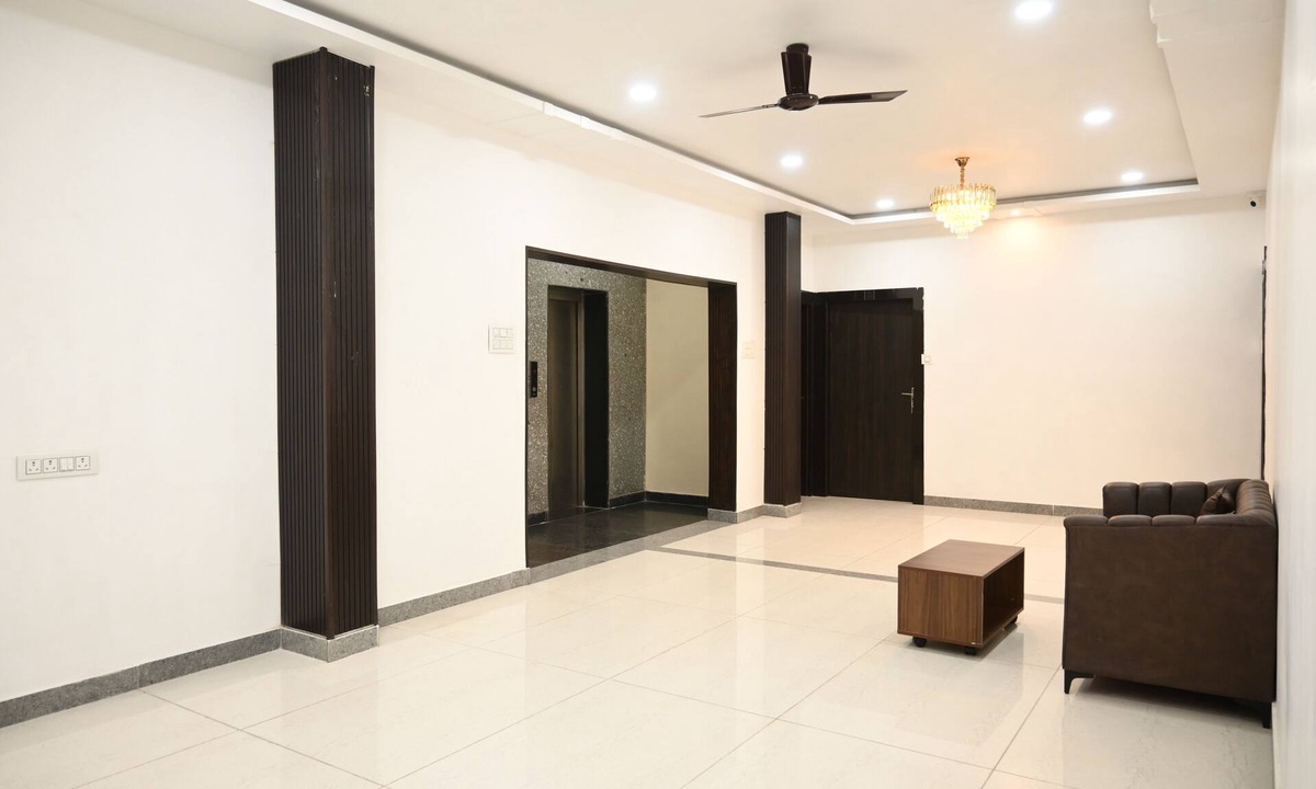 Varanasi Hotel | Hotel Avni