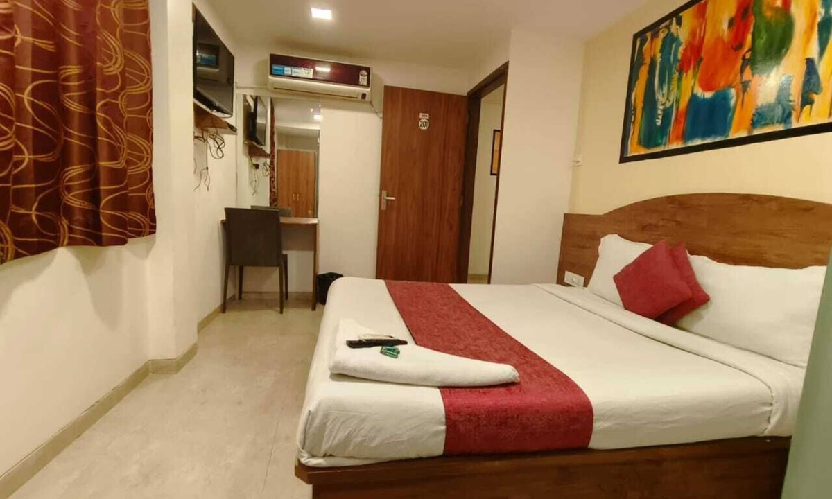 Juhu Hotel | hotel beach crown juhu