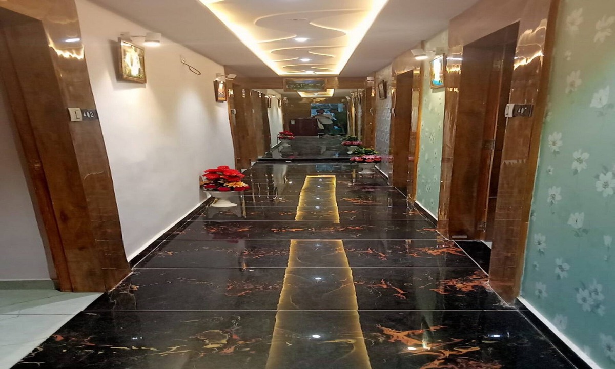 Chandkheda Hotel | Hotel Bhavya Mansion