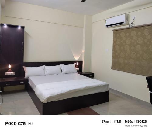 Bhubaneshwar Hostel | Hotel Bindusagar - Budget Rooms Near Sri Lingaraja Temple