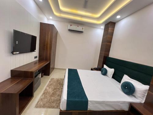 Meerut Hotel | Hotel Bliss Inn & Terrace