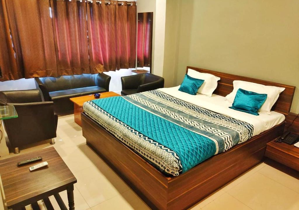 Solapur Hotel | Hotel Dhruva