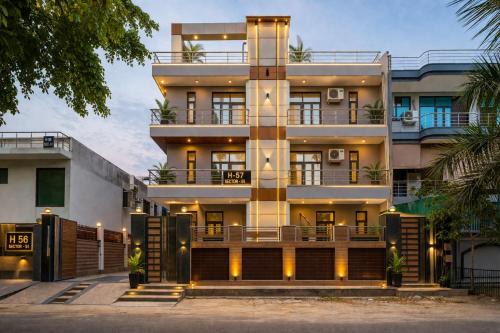 Noida Hotel | Hotel Diamond Stays Sector 51 Noida