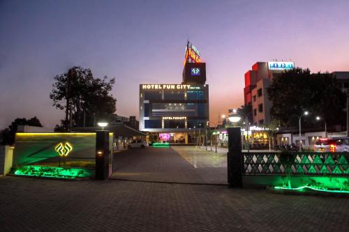 Navsari Hotel | Hotel Fun City
