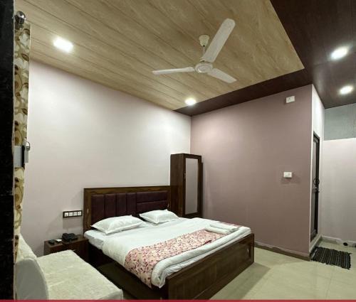 Hoshangabad Hotel | Hotel GMP
