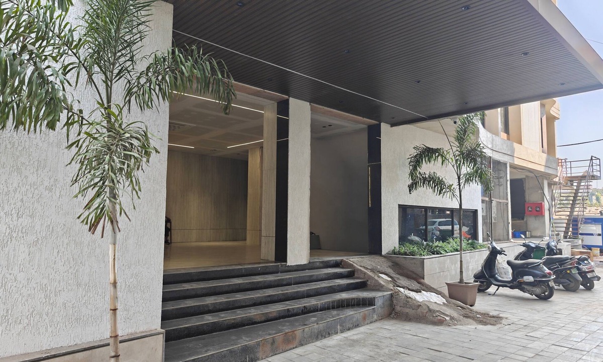 Vapi Hotel | Hotel Gokul Inn