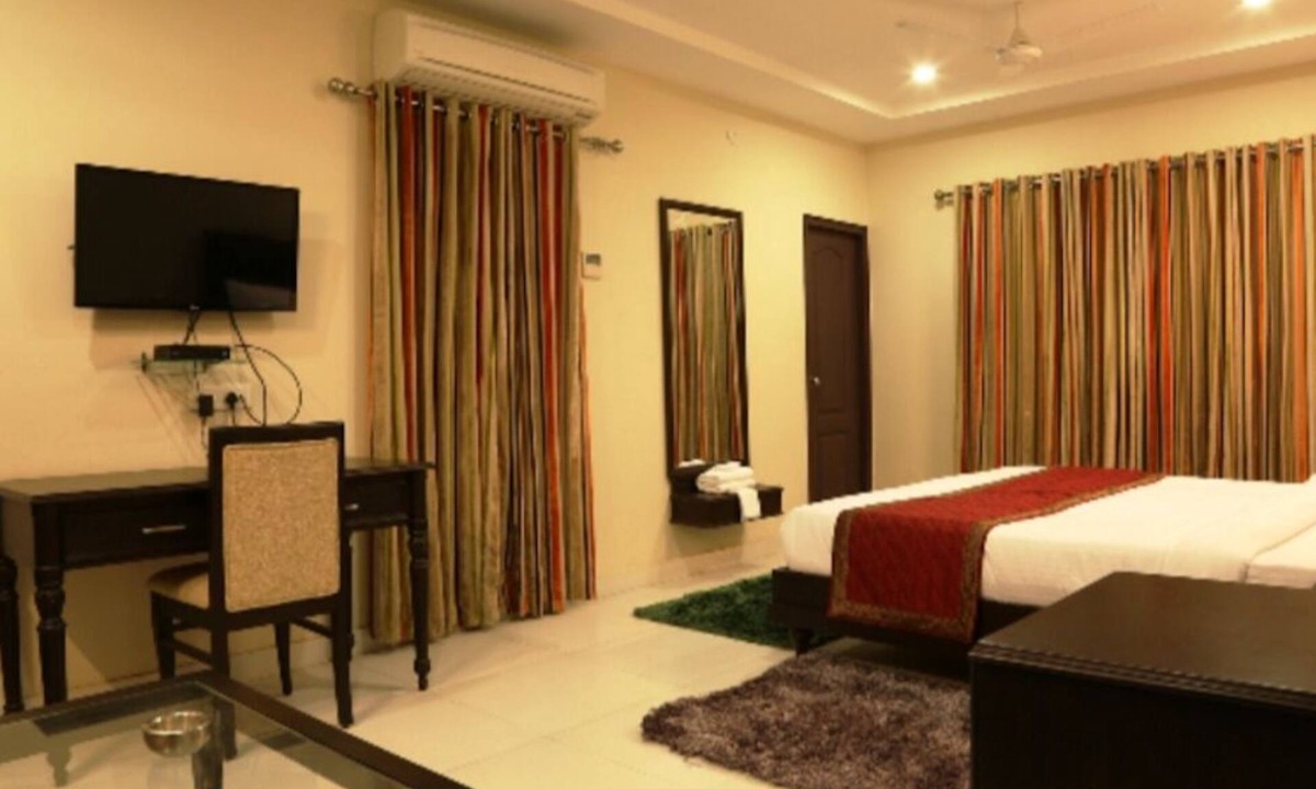 Pilibhit Hotel | Hotel Grand Sharda