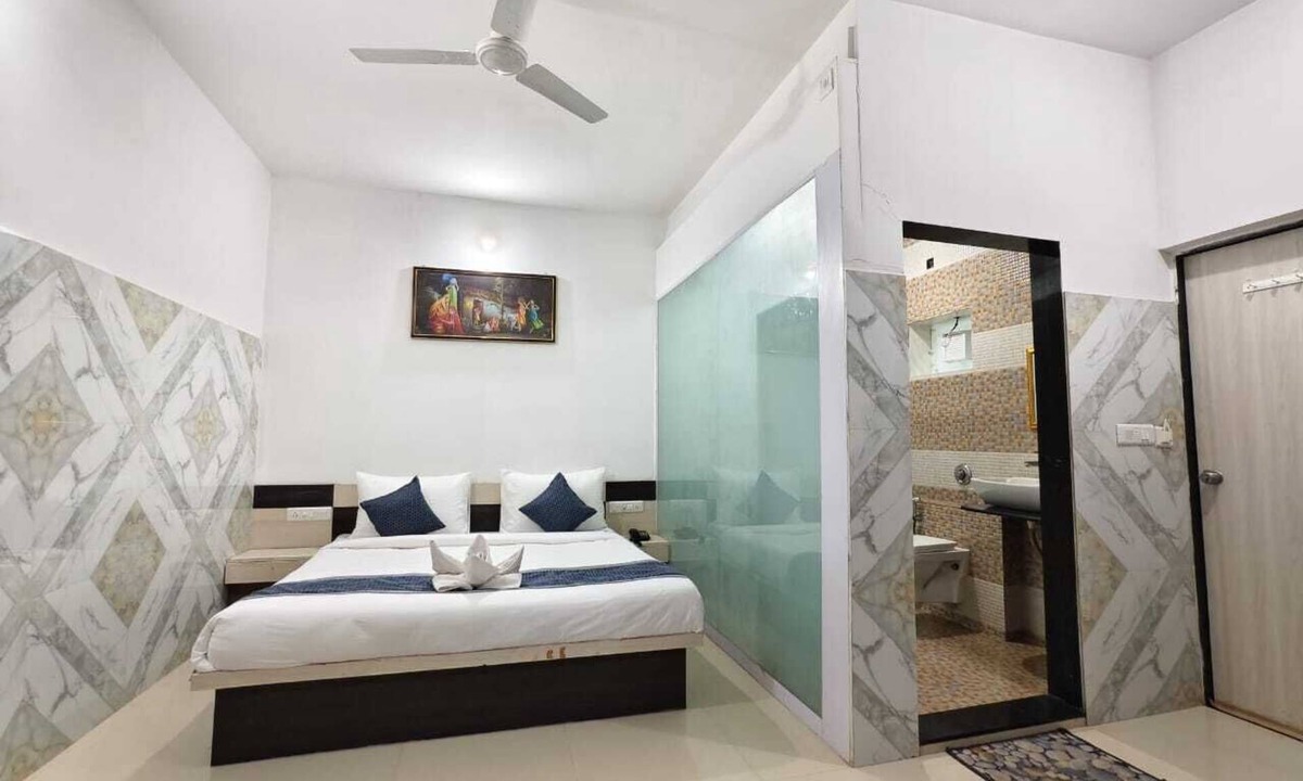 Diu Hotel | Hotel Hari Om Swimming Pool In Diu