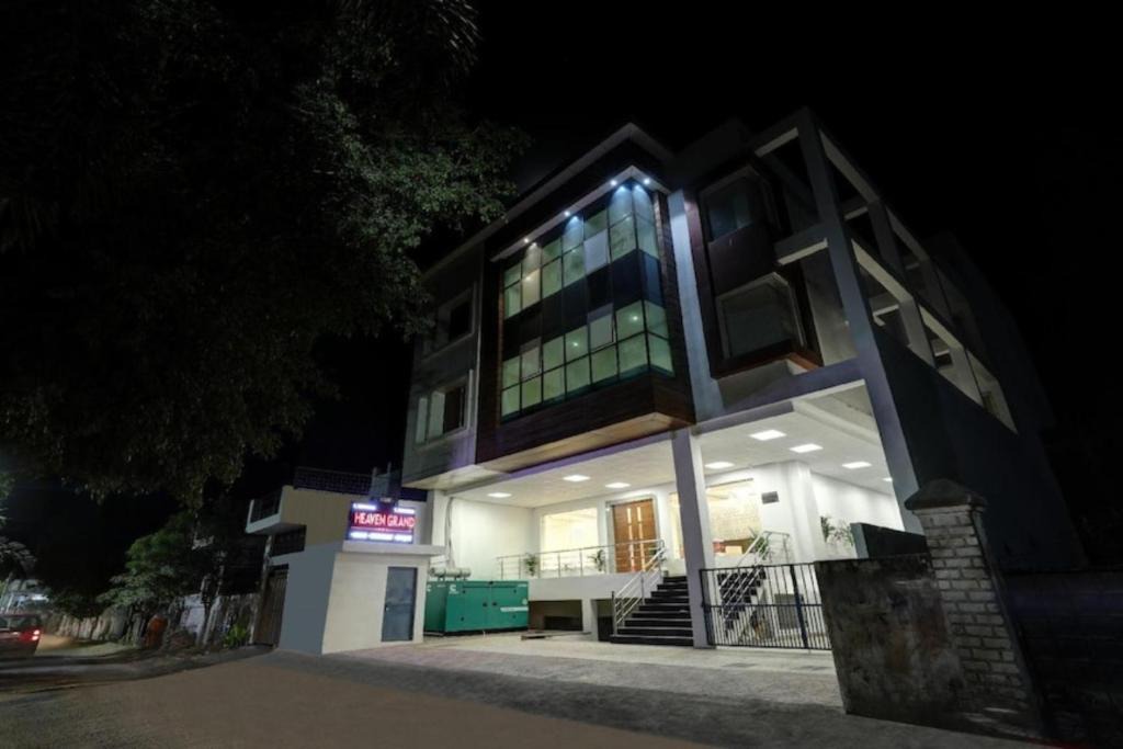 Lucknow Hotel | HOTEL HEAVEN GRAND