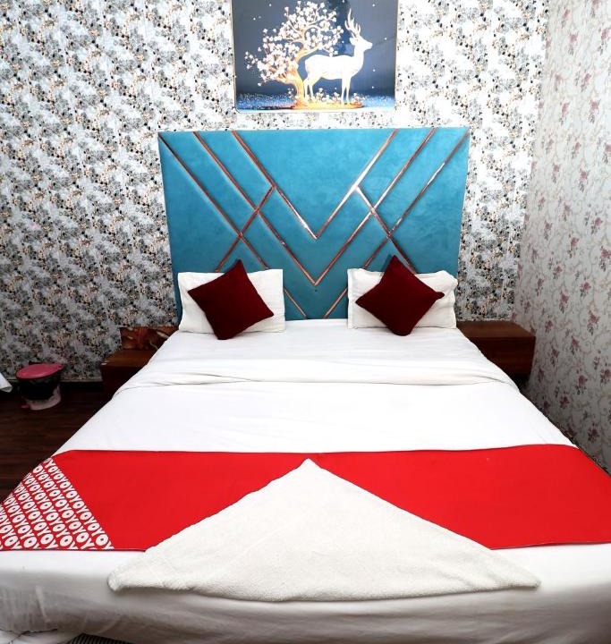 Ghaziabad Hotel | Hotel Hindon Residency "Couple Friendly"