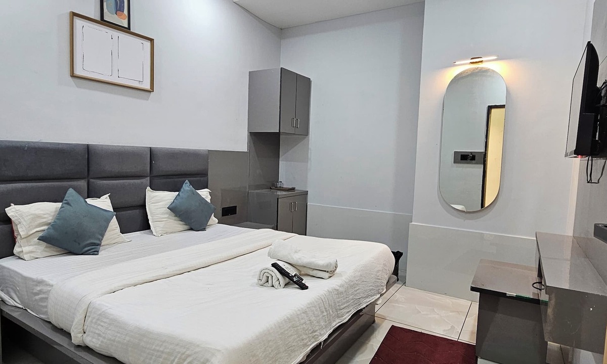 Gandhinagar Hotel | Hotel HR Town
