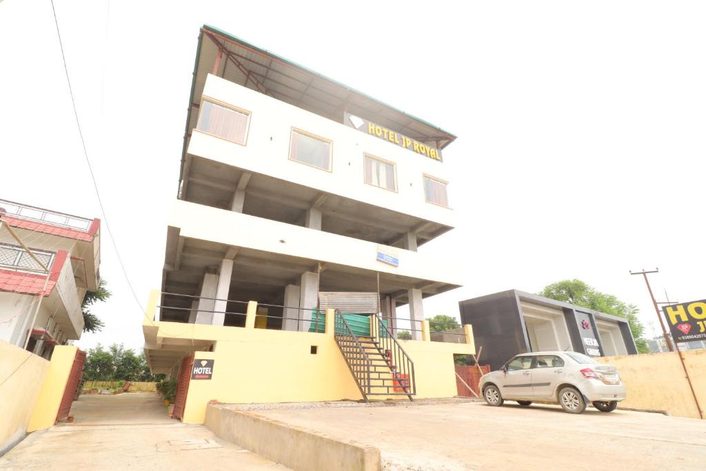 Dehradun Hotel | HOTEL JP ROYAL