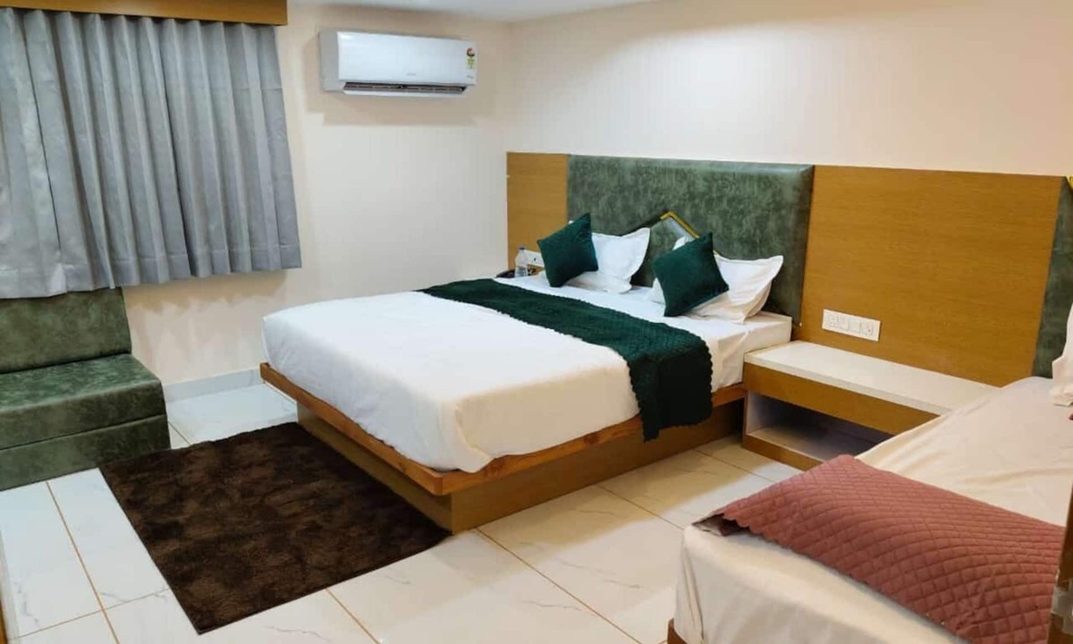 Navrangpura Hotel | Hotel just inn