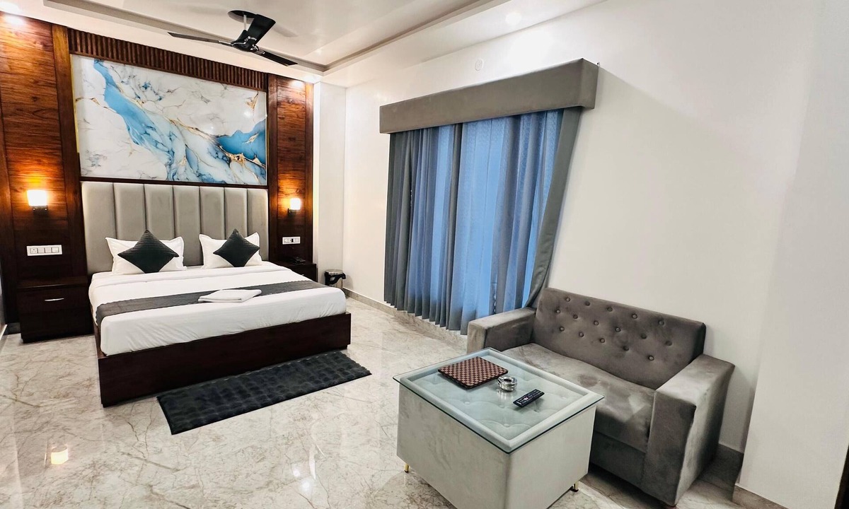 Dehradun Hotel | Hotel Krishna Palace