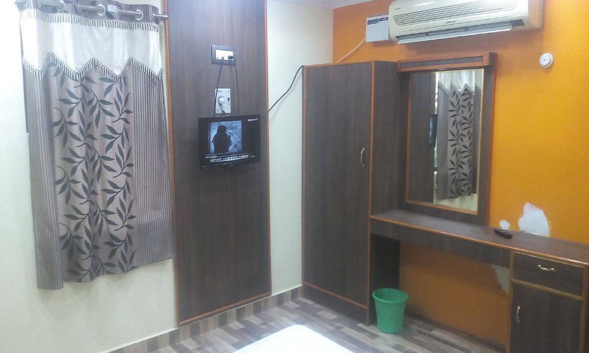 Sholinghur Hotel | Hotel KVS Residency
