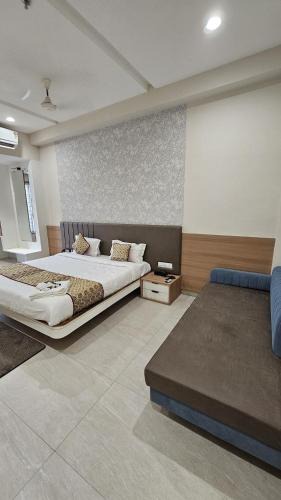 Khandwa Hotel | Hotel Maa Bhagwati Palace