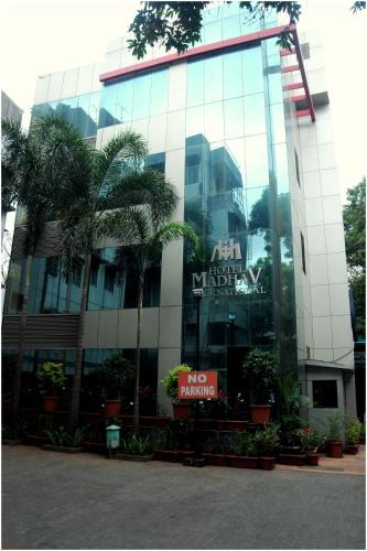 Pune Hotel | Hotel Madhav International Pune Railway Station