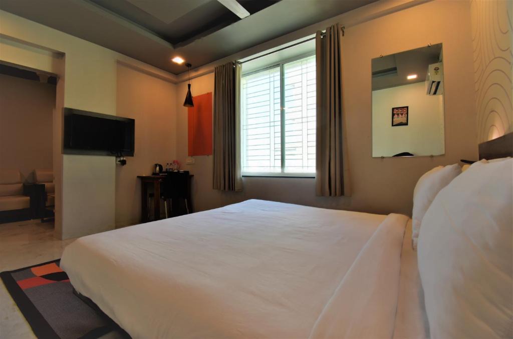 Nagpur Hotel | Hotel Manomay