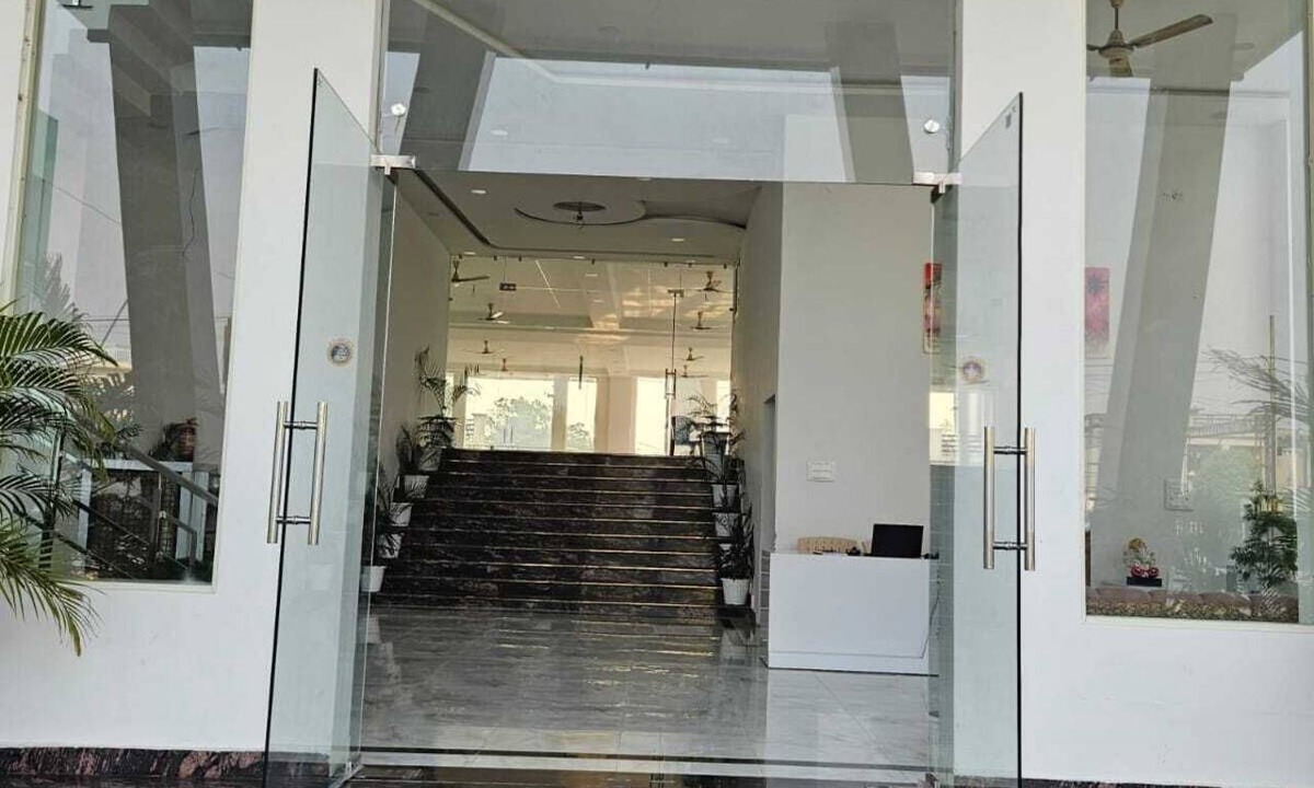 Khatima Hotel | Hotel Maurya Greens