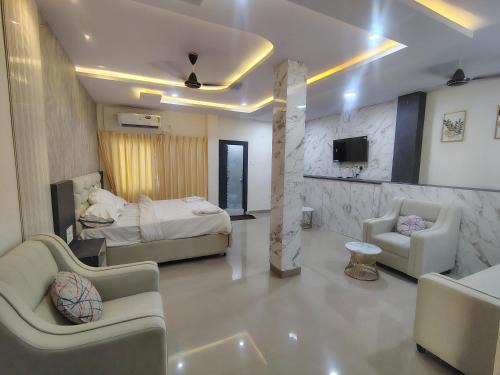Vijayawada Hotel | HoTEL MOKSHA GRAND