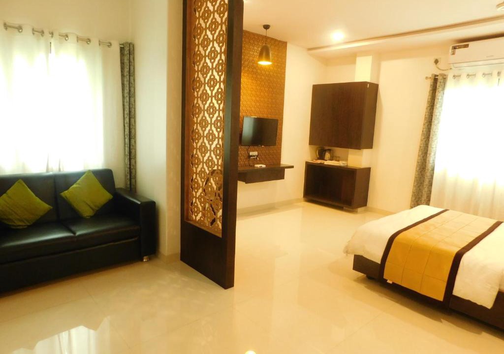 Shirdi Hotel | Hotel Neem Tree